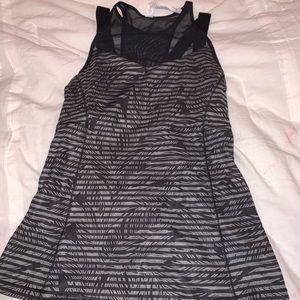 Lululemon workout top great condition